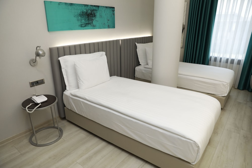 Economy Twin Room on -1 and -2 floors photo 1