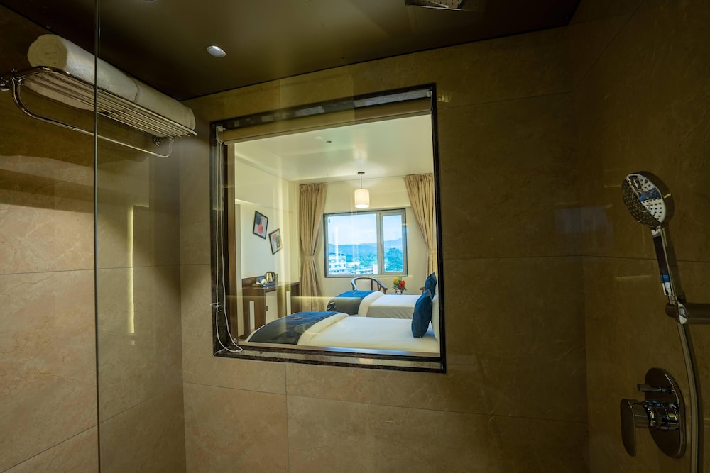 Deluxe Twin Room - Photo 7