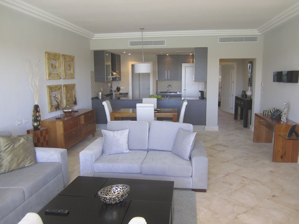 Suite, 1 Bedroom, Kitchen, Garden View