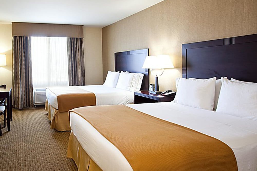 Comfort Room, 2 Queen Beds, Non Smoking - Photo 3