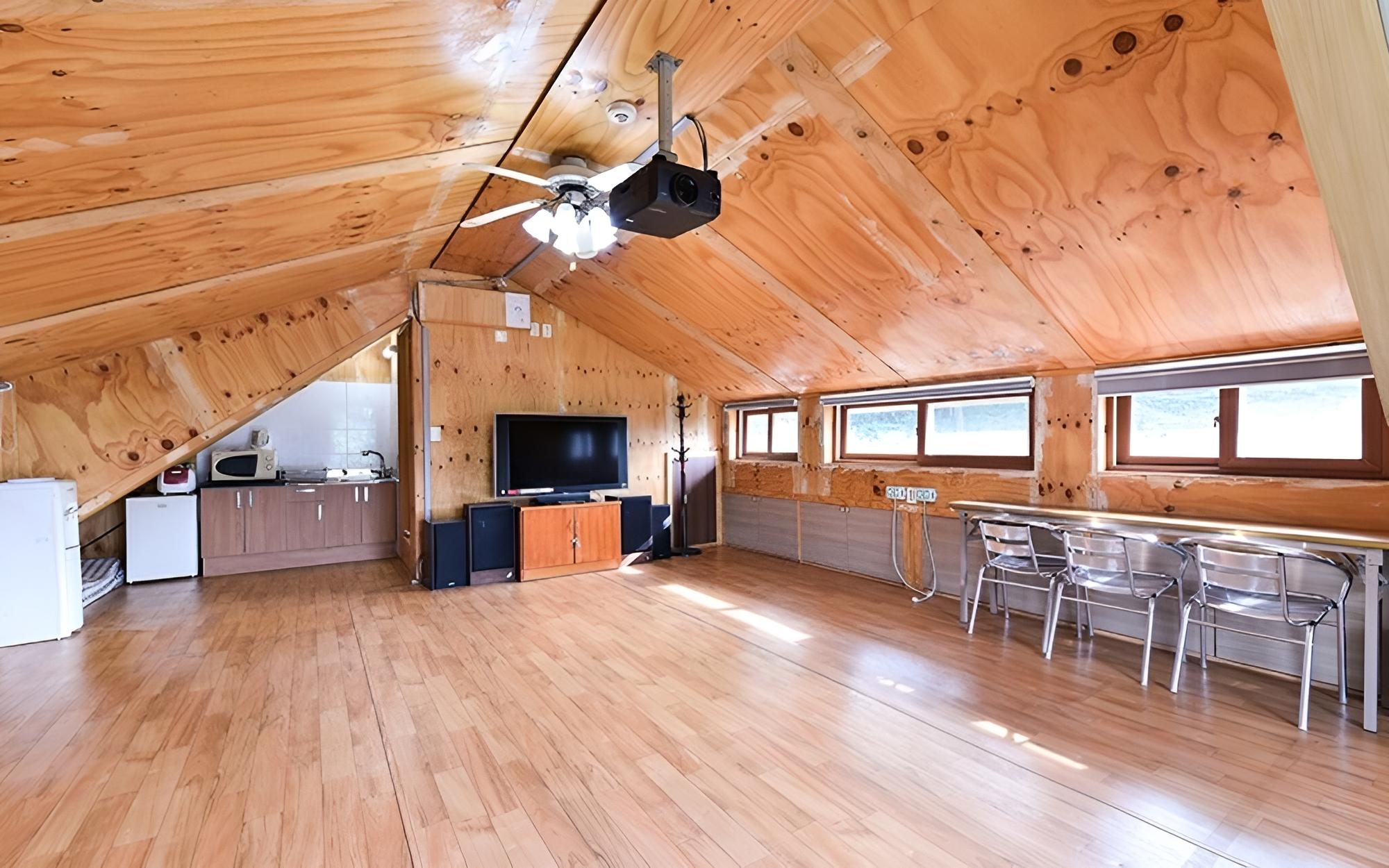 Room (Unshared House (Duplex)) photo 2