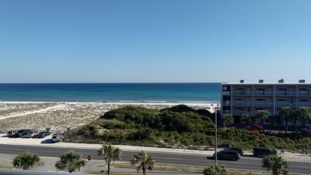 Condo photo 3