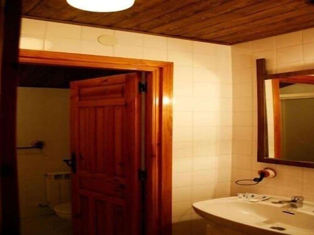 Superior Suite, Ensuite photo 3