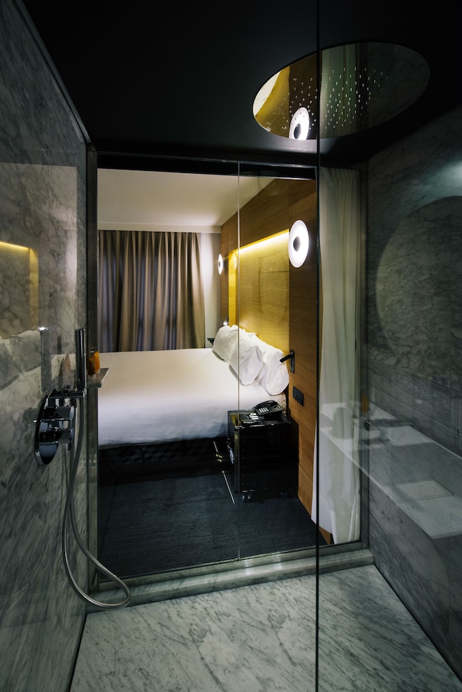 Premium Double Room - Photo 3