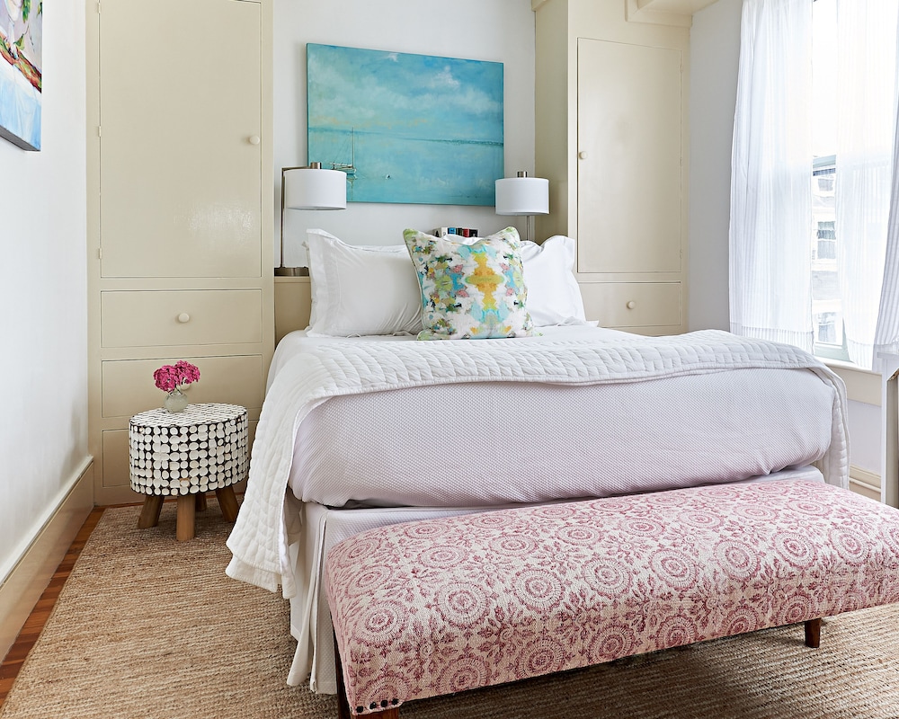Lighthouse Room