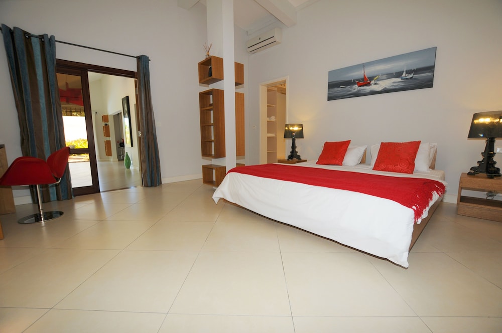 Villa photo 1