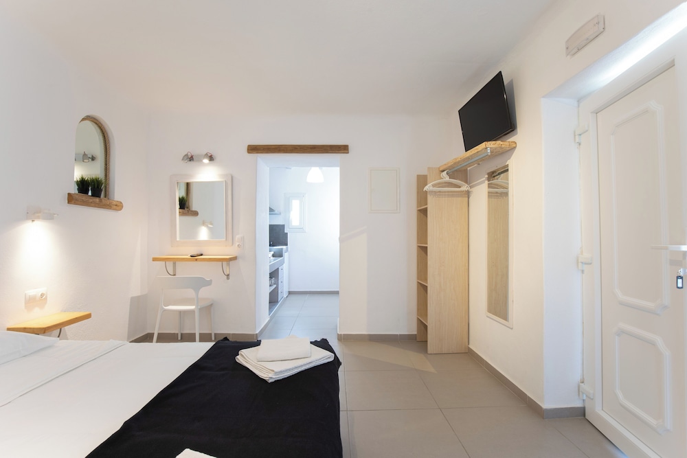 Standard Double Room, Balcony, Garden View
