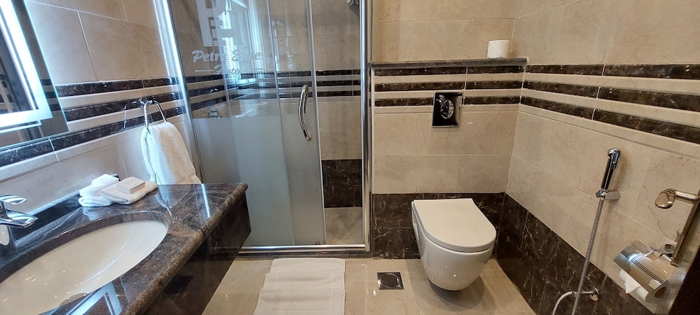 Classic Double or Twin Room photo 3