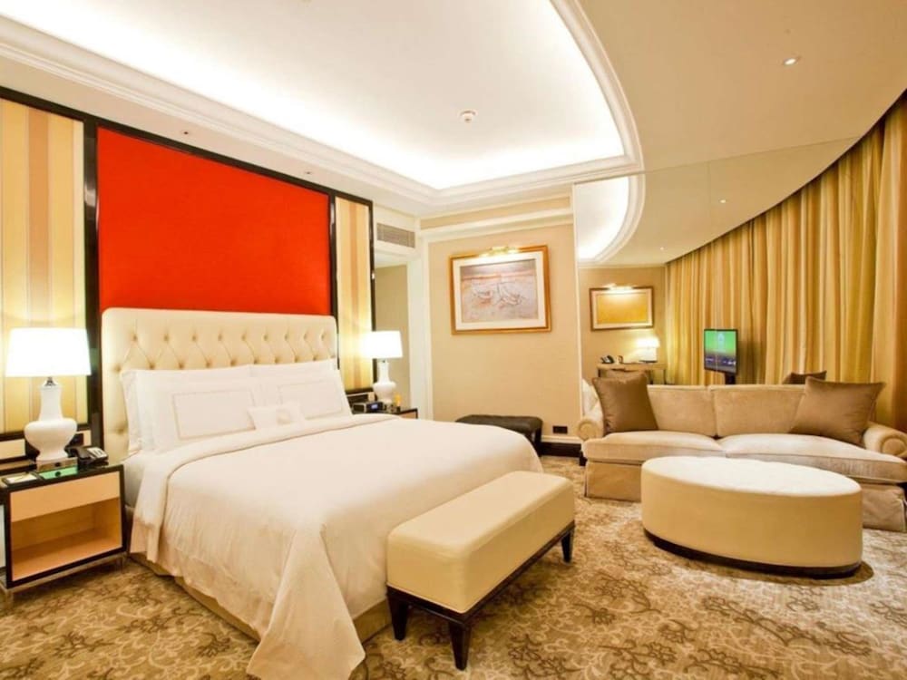 Celebrity Suite