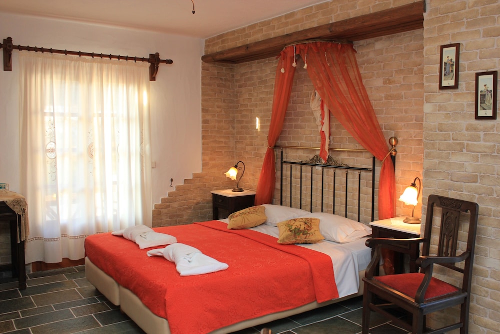 Junior Studio, 1 Queen Bed, Kitchenette, Ground Floor