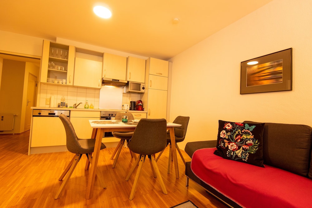 City Studio, 1 Double Bed, Non Smoking, Balcony (Top 2) photo 3