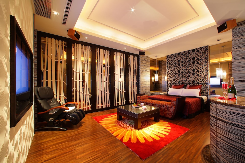 Deluxe Double Room, Bathtub photo 3