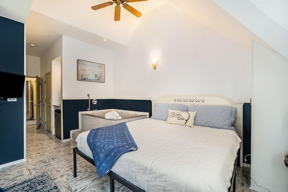 Deluxe Suite (Dyckman)