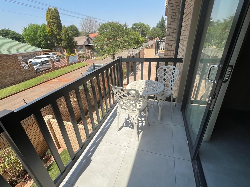 Classic Studio, Balcony photo 3
