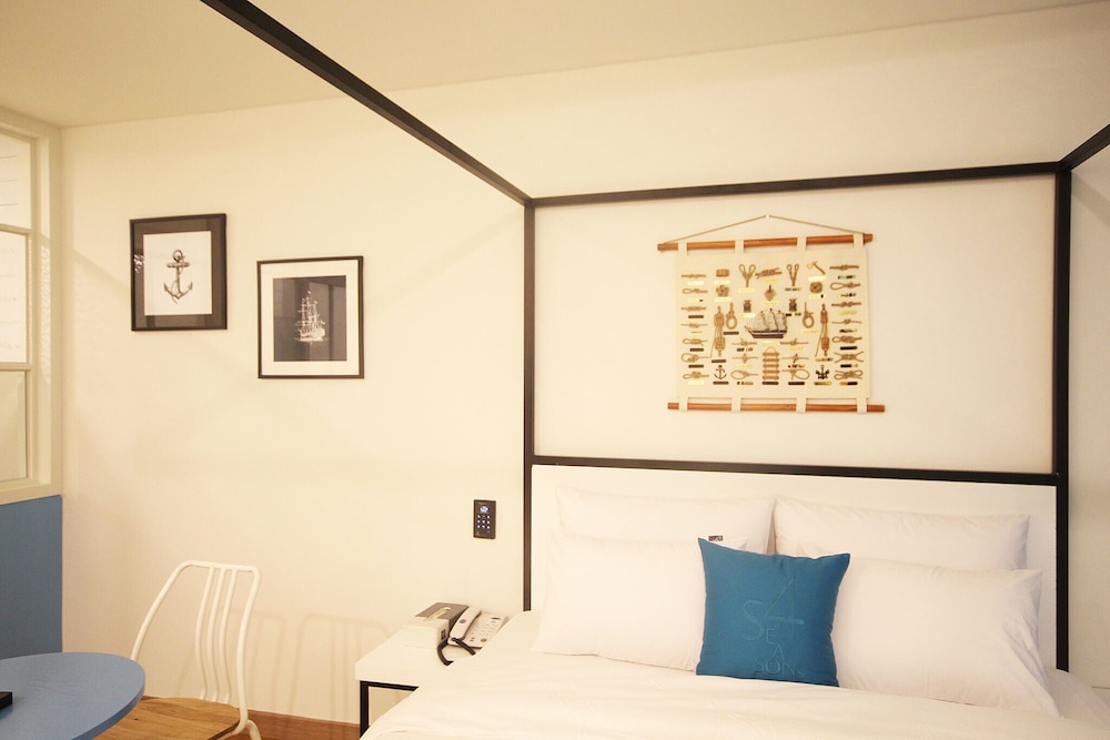 Standard Double Room, Non Smoking - Photo 2