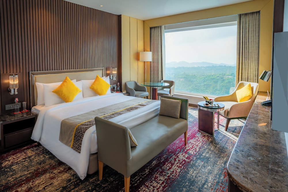 Superior Suite, 1 King Bed photo