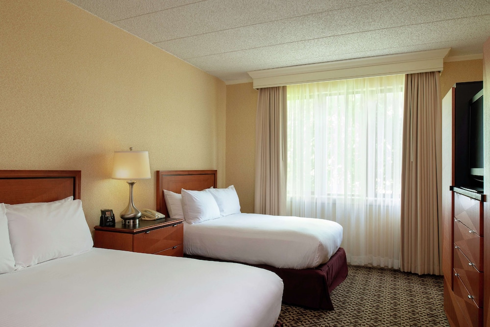 Suite, 2 Double Beds, Non Smoking - Photo 4