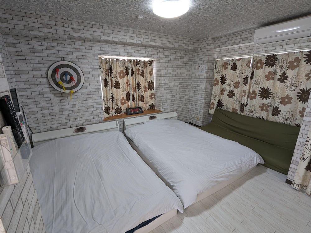 Room, 1 Bedroom (20E)