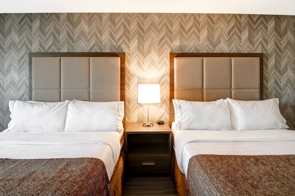 Standard Room, 2 Queen Beds, Ground Floor photo 2