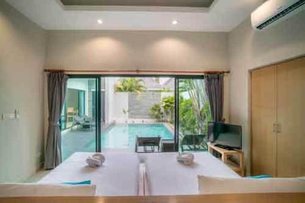 Standard 1 Bedroom Pool Villa - Photo 2
