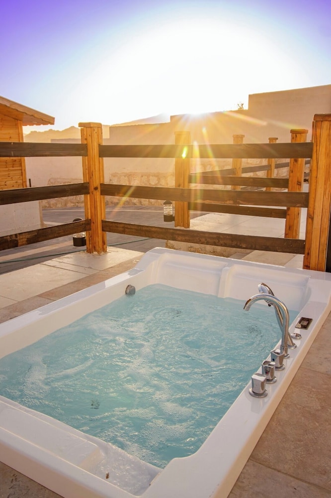Suite, 1 Bedroom, Hot Tub photo 2