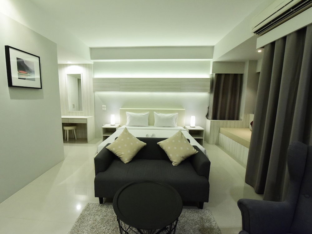 Deluxe Room, Balcony photo 3