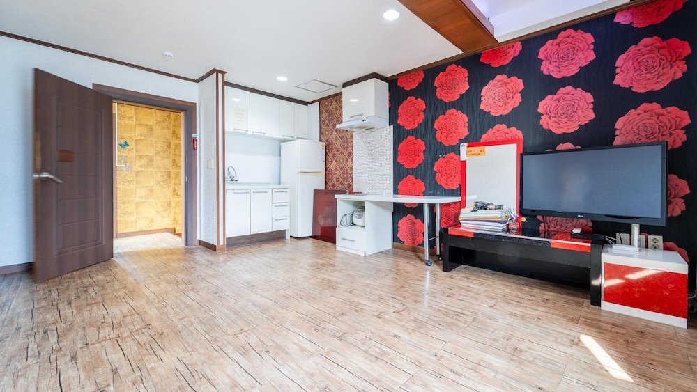 Basic Room, 1 Bedroom (203) - Photo 14