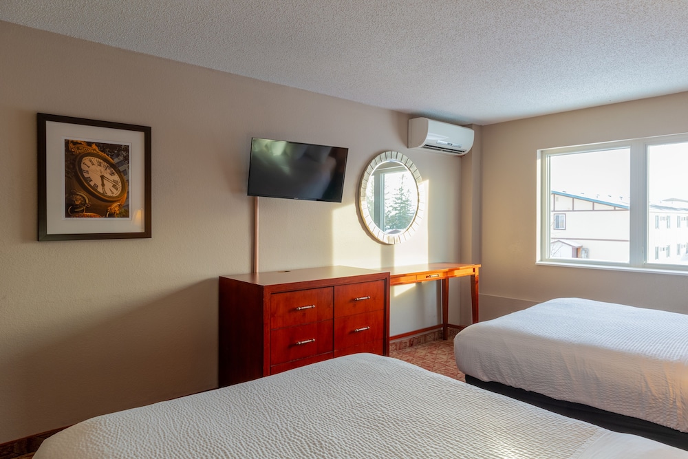 Standard Room, 2 Queen Beds (Two Queen Beds) photo 2