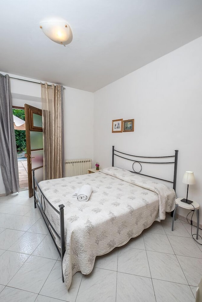 Basic Double Room, Mountain View photo 2