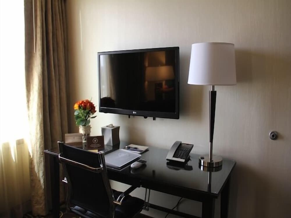 Classic Room, 1 King Bed, Accessible - Photo 3