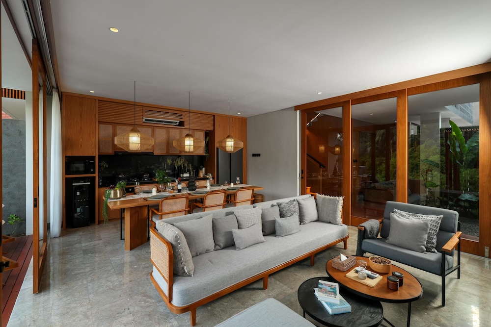Dinara - Three Bedroom Residence - Photo 2