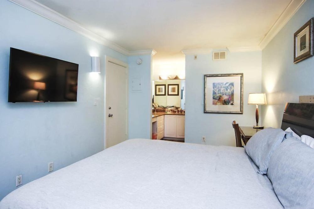 Condo (South Seas Bayside Villa 4112)