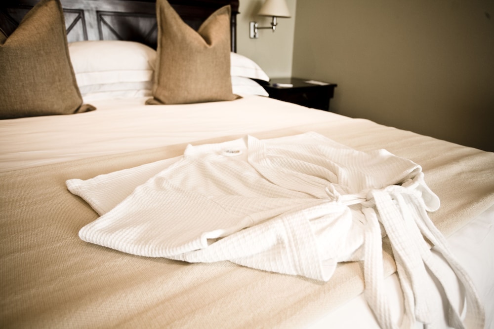 Executive Suite- Sea View & Balcony - Photo 2