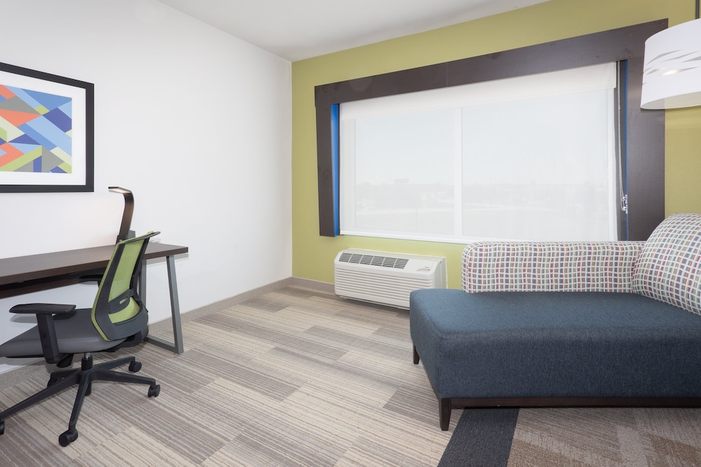 Suite, 2 Queen Beds, Accessible (Communications, Accessible Tub) - Photo 1