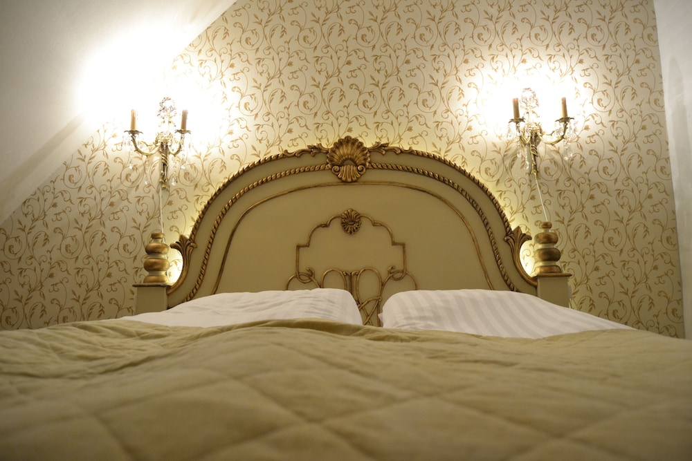 Deluxe Suite, 1 King Bed with Sofa bed, Balcony, Beach View photo 1