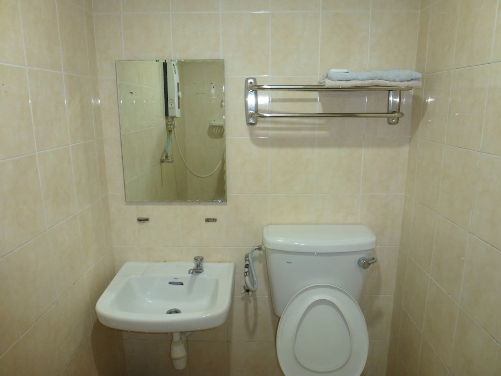 Standard Double Room, 1 Queen Bed photo 3