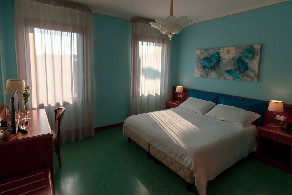 Double or Twin Room photo 1