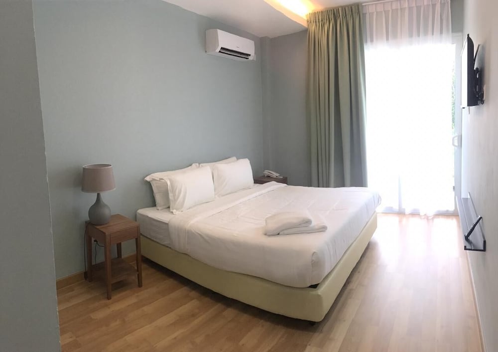Suite, 2 Bedrooms, Non Smoking, Hill View photo 3