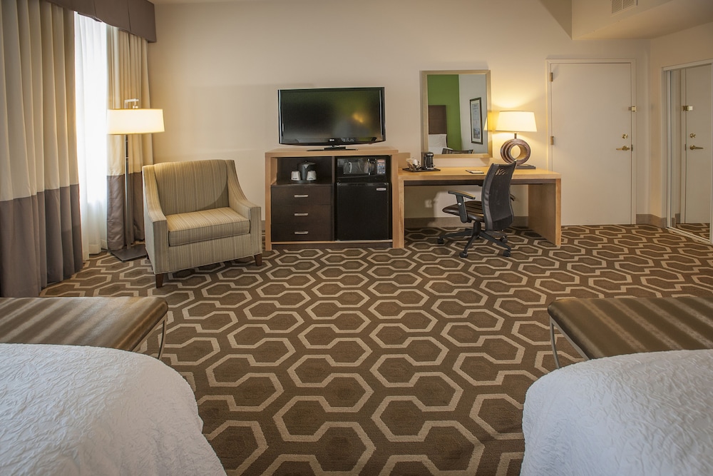 Two queen beds - Photo 9