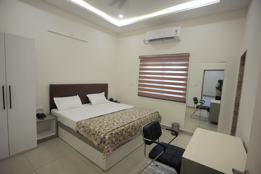 Superior Double Room, City View