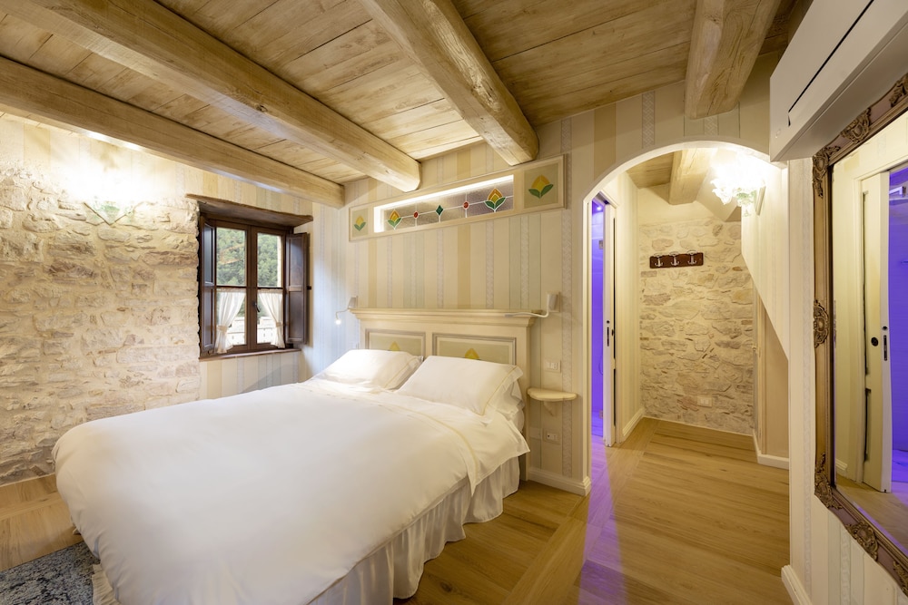 Deluxe Double Room - Photo 6