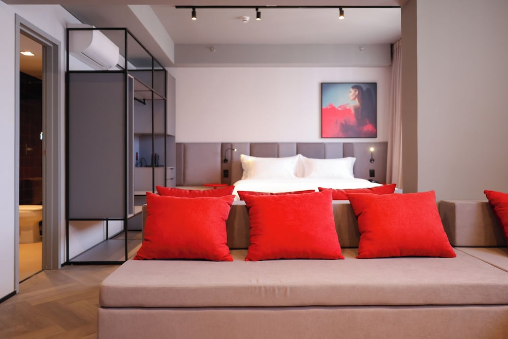 Family Studio Suite, City View
