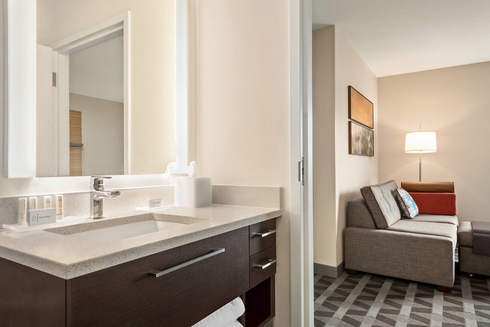 Suite, 1 Bedroom - Photo 3