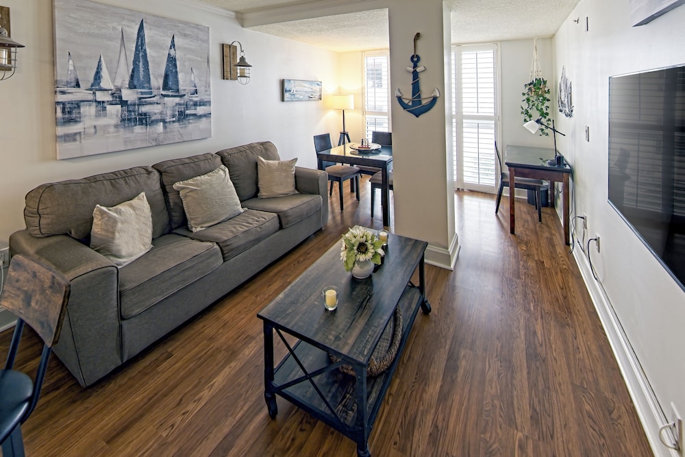 Comfort Apartment, 1 Queen Bed with Sofa bed, Kitchen photo 1