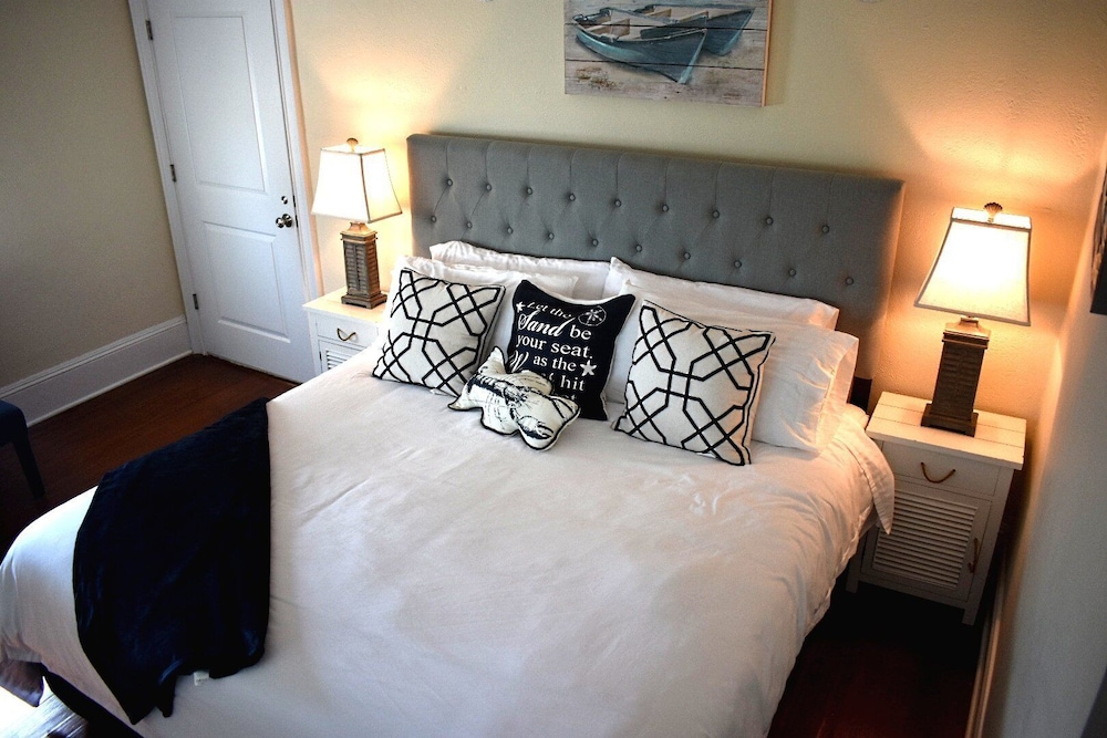 Grand Suite, 1 King Bed, Terrace, Garden View