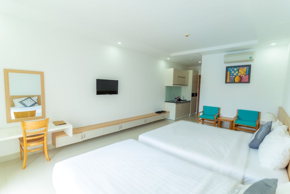 Deluxe Twin Room, Partial Sea View photo 3