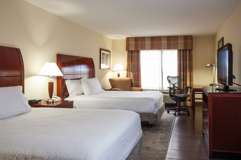Suite, 2 Queen Beds - Photo 3