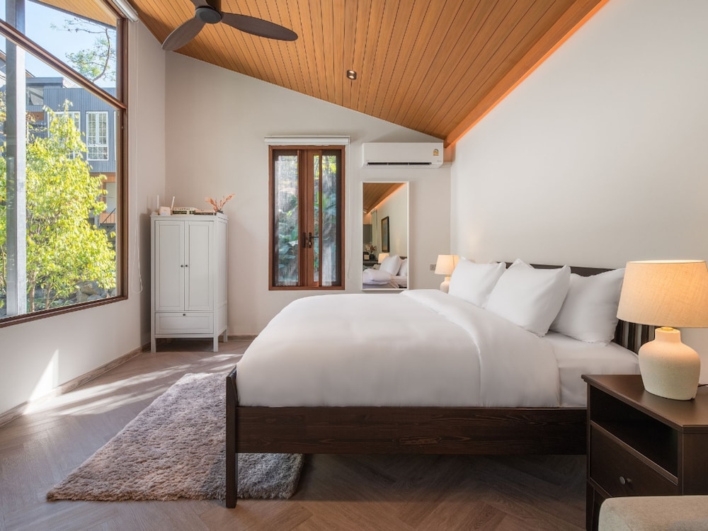 Signature Room - Photo 4