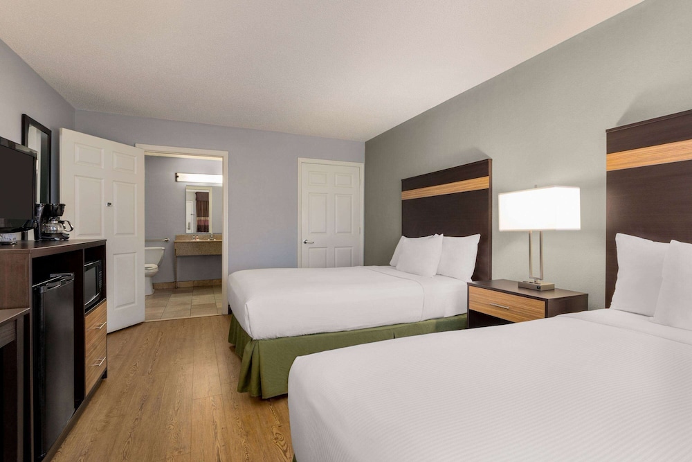 Room, 2 Double Beds, Accessible, Non Smoking - Photo 1