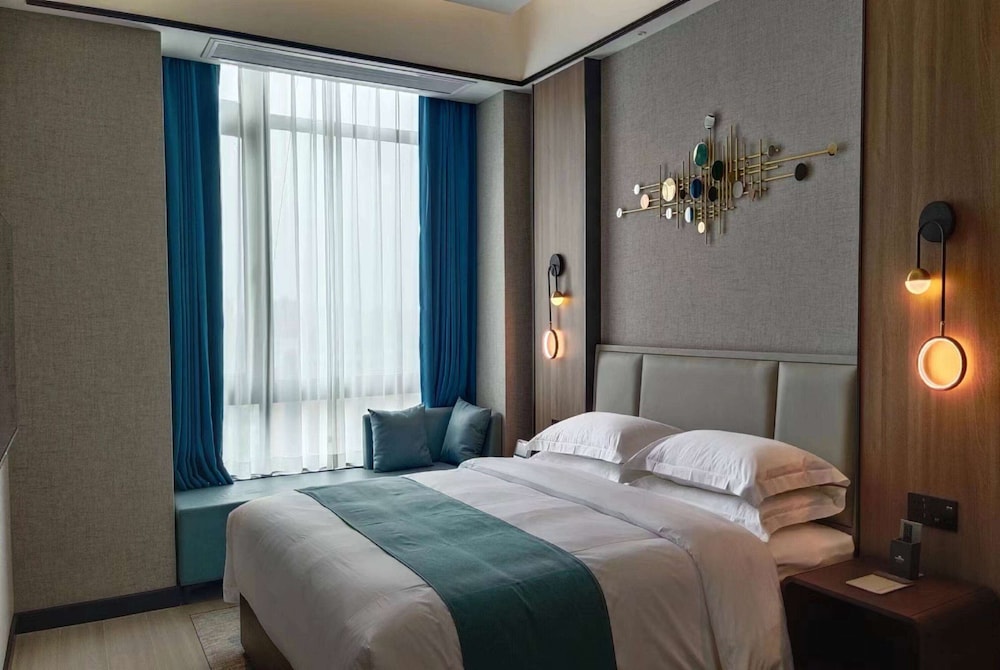 Superior Room, 1 King Bed, Non Smoking photo 1